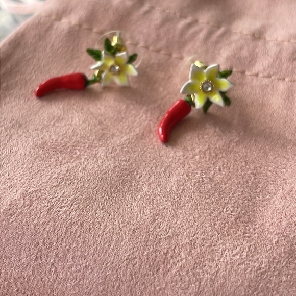 LES NEREIDES Red Chilli And Flower Hoop Earrings | APVE1061 - Picture 2 of 3